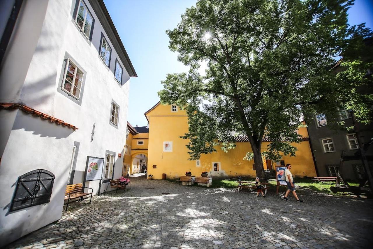 Klasterni Apartmany Cesky Krumlov Exterior photo